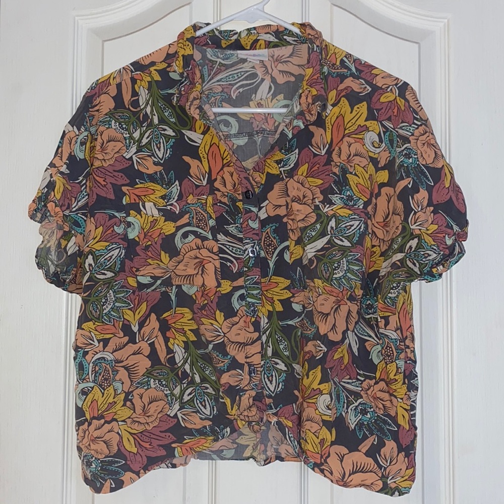 S floral shirt